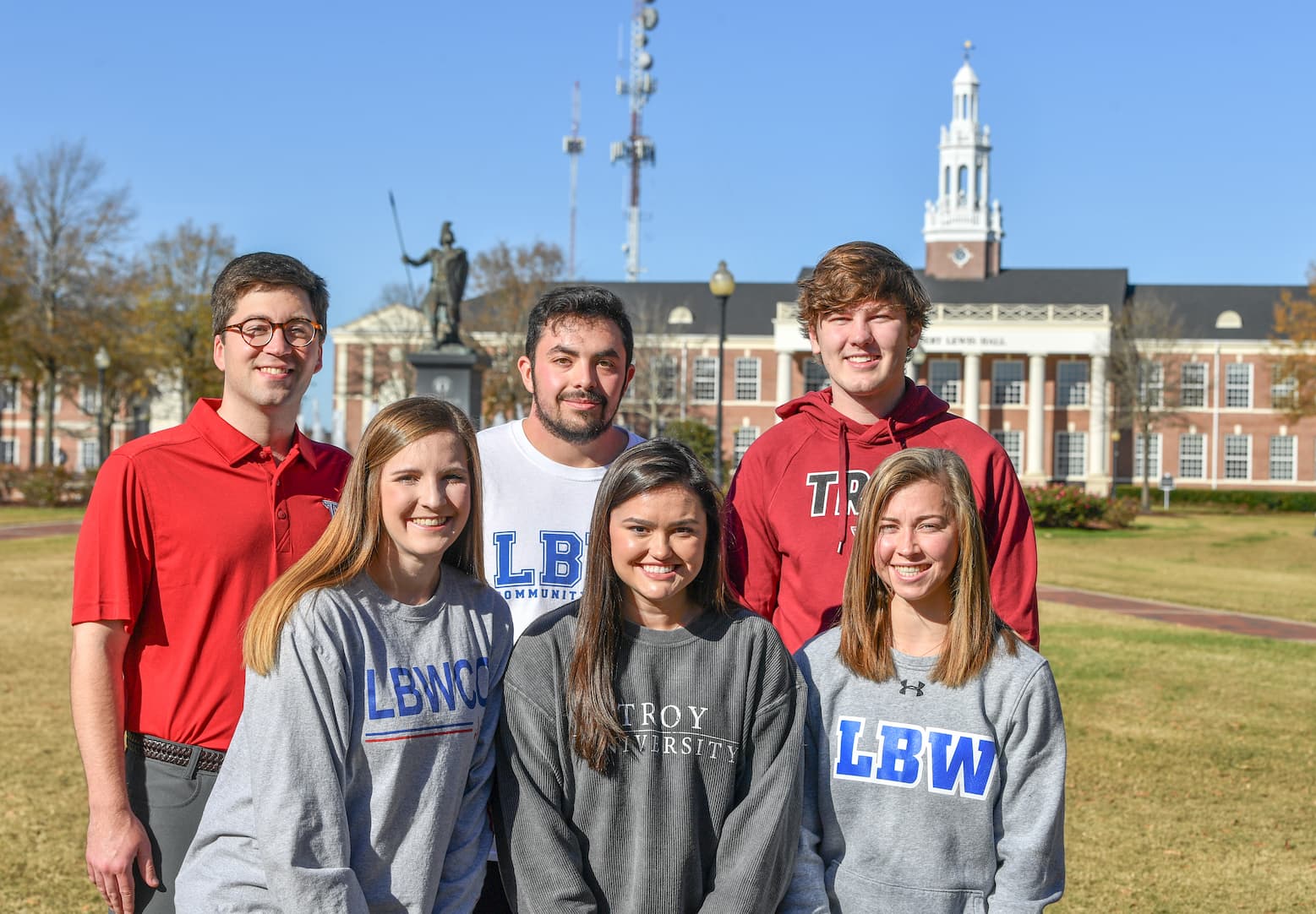 TROY students who transferred from LBWCC on the main academic quad.