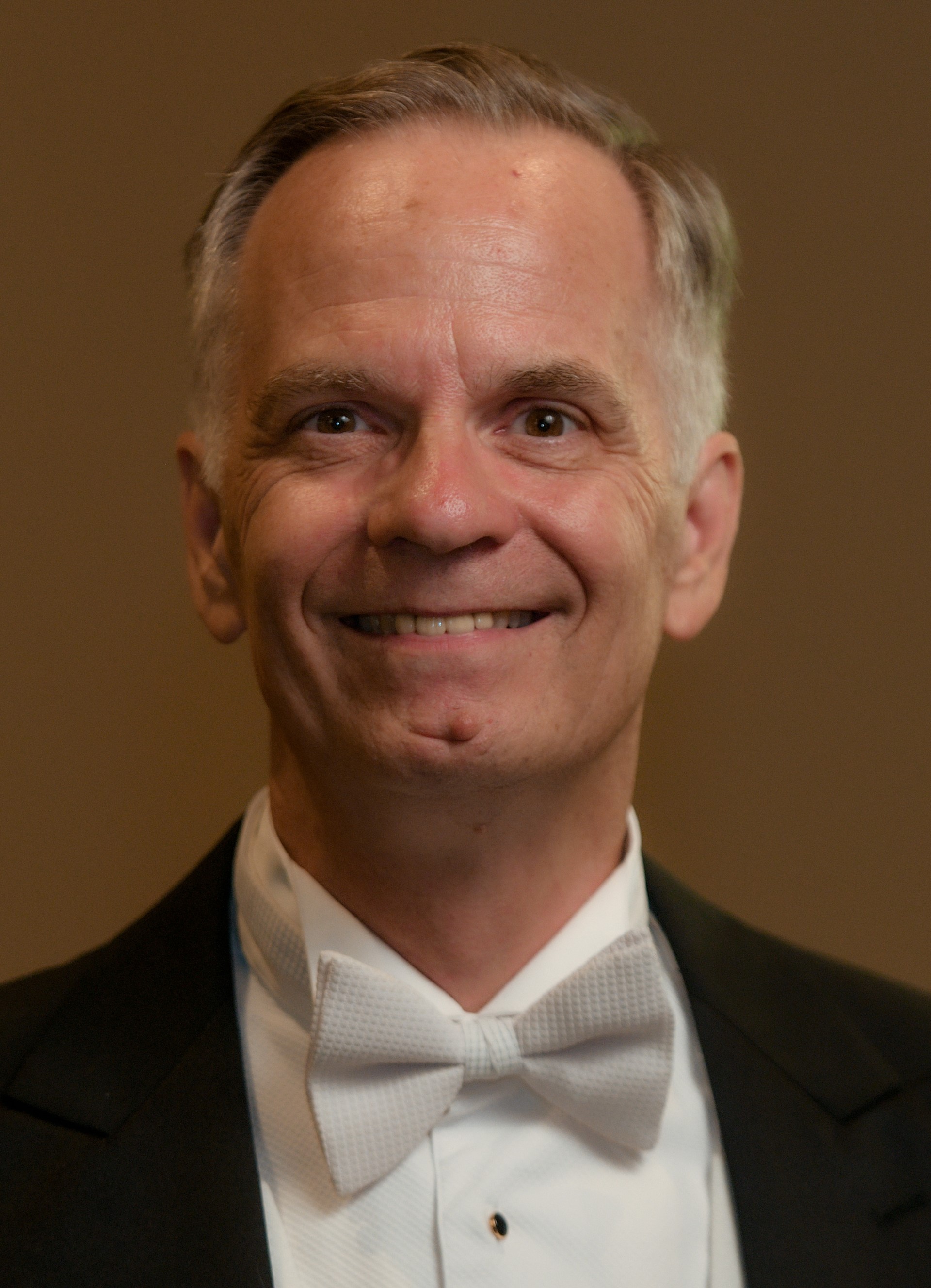 stuligross headshot