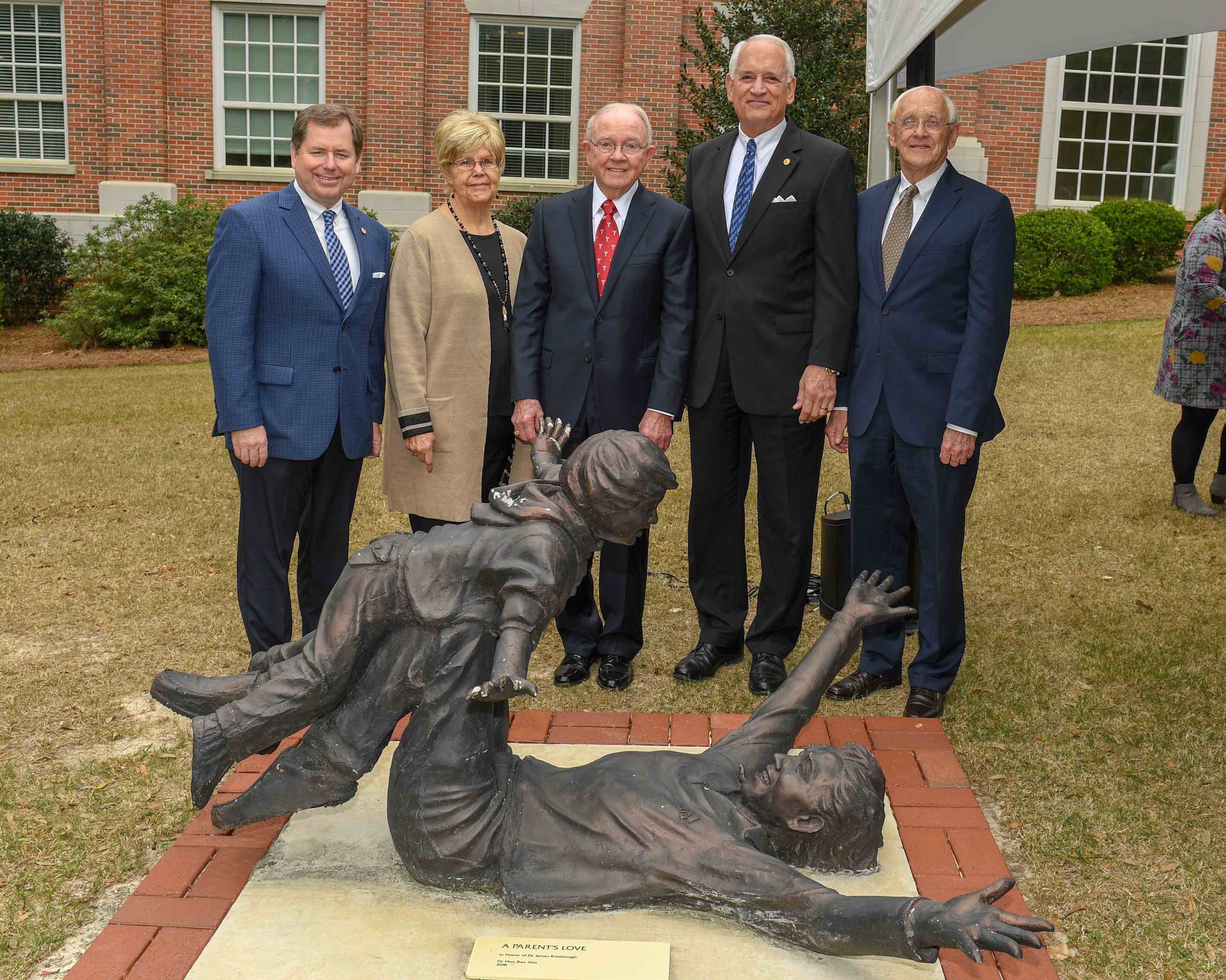 statue