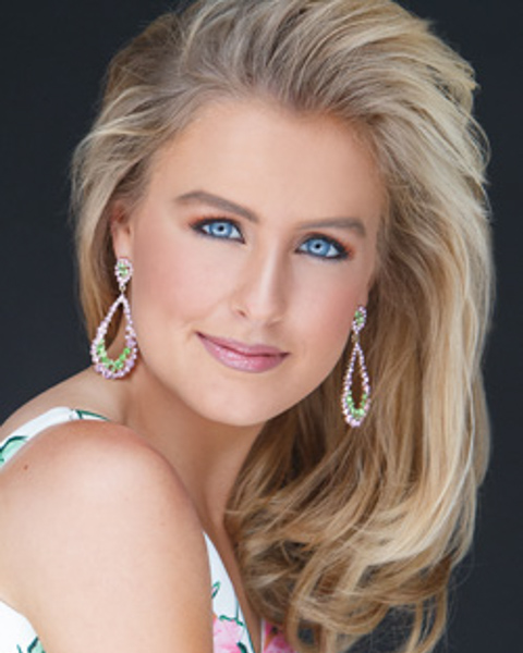 Portrait of Mary Beth Moore