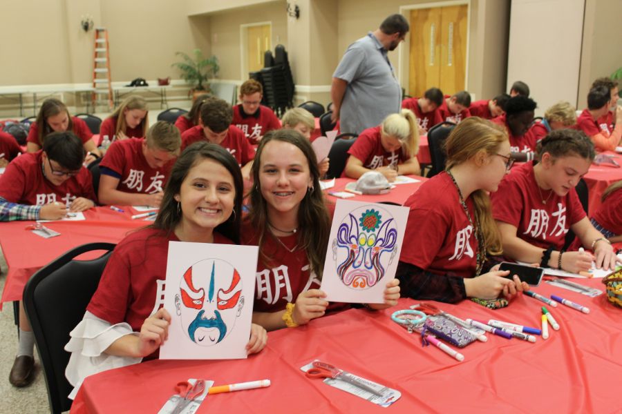 middle schoolers presented their paper cutting works
