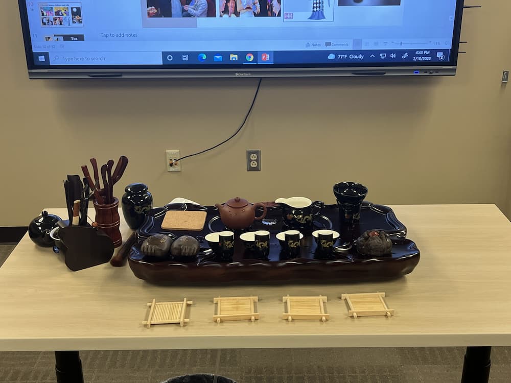 The tea set used for the tea ceremony