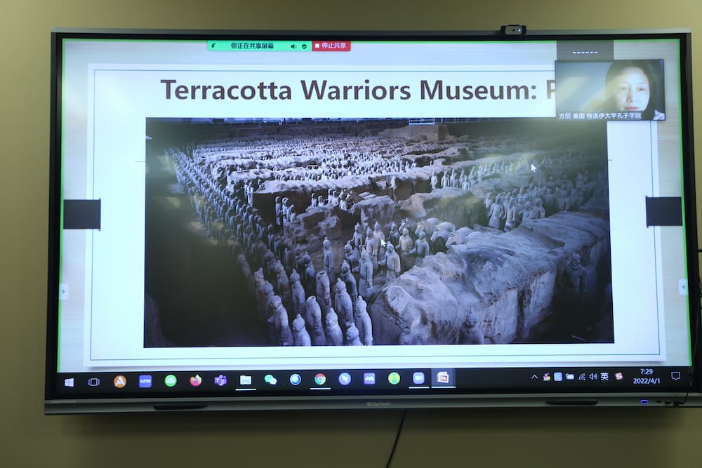 Dr. Fang Li talking about Pit 1 of the Terracotta warrior excavation site
