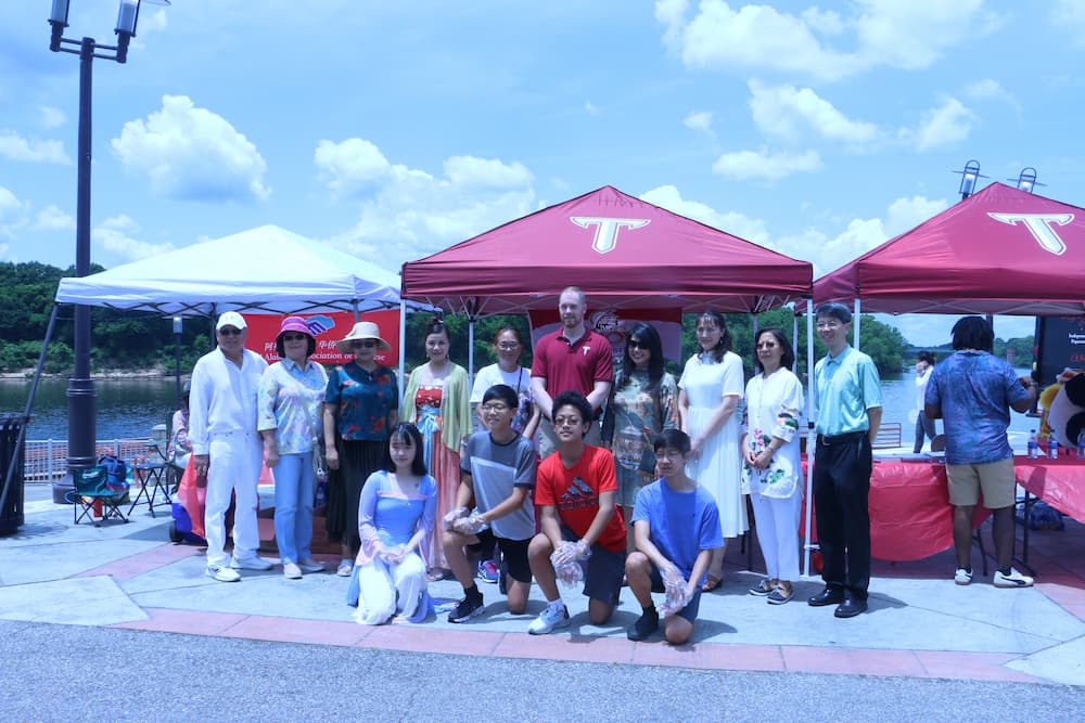 Staff and volunteers group photo