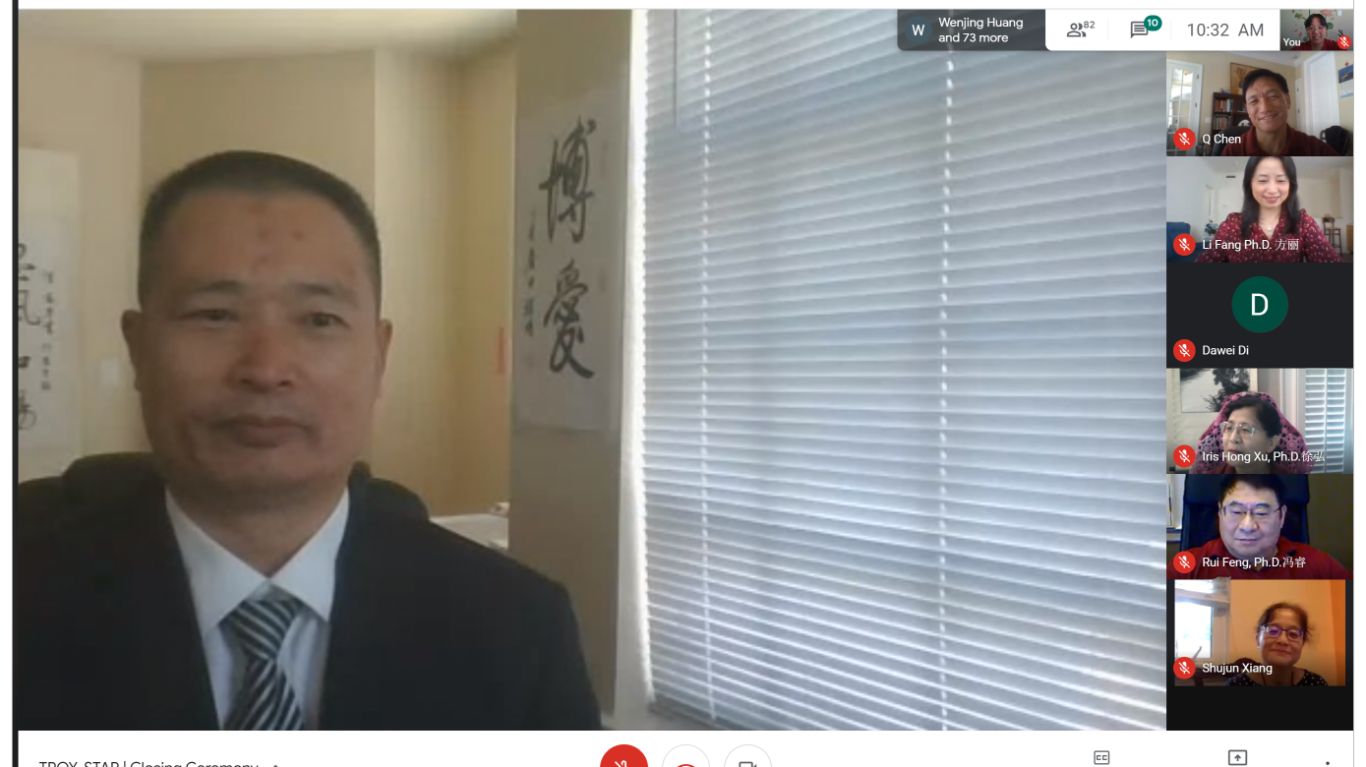 Xiangming Kou, one of the teacher representatives, addresses the program trainees. 