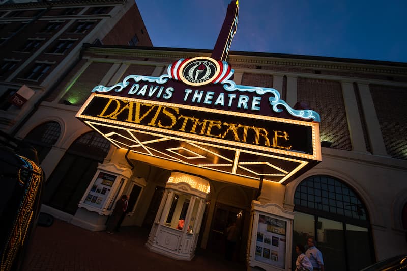 Grand Marquee Davis