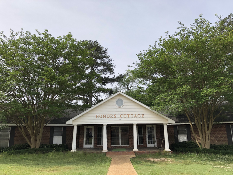Troy University Honor's Cottage