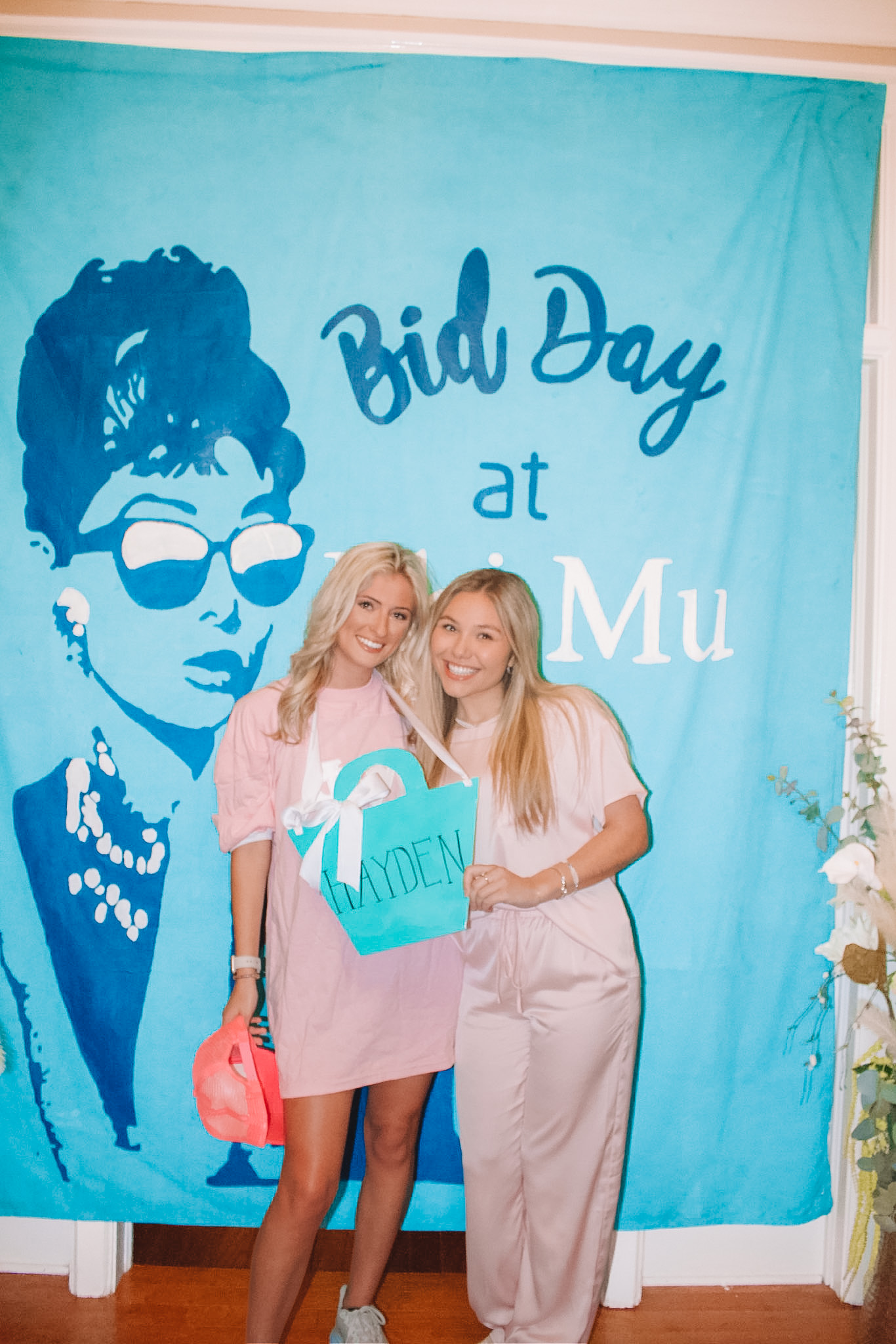 Phi Mu Bid Day Picture 2021